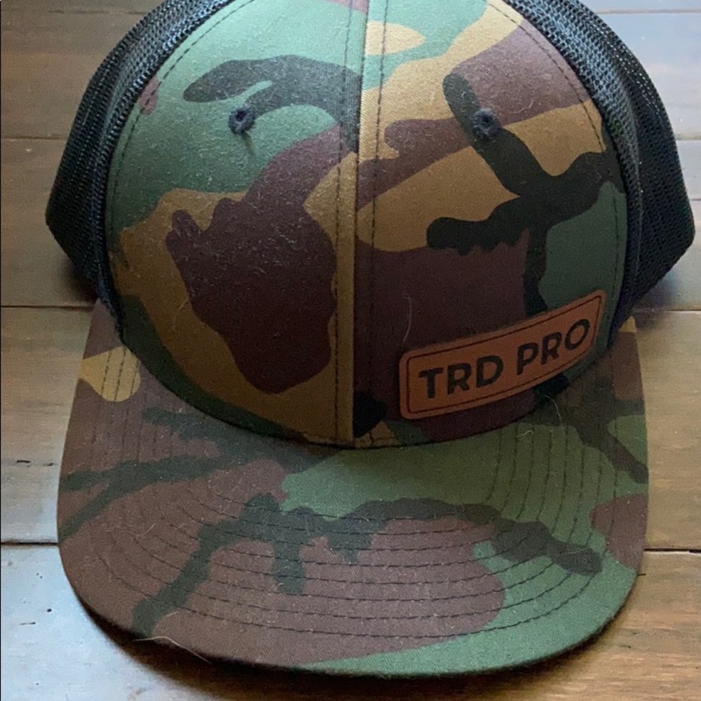 Camo trd pro snap back hat